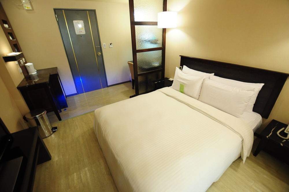 Kindness Hotel Shinkuchan Гаосюн Экстерьер фото