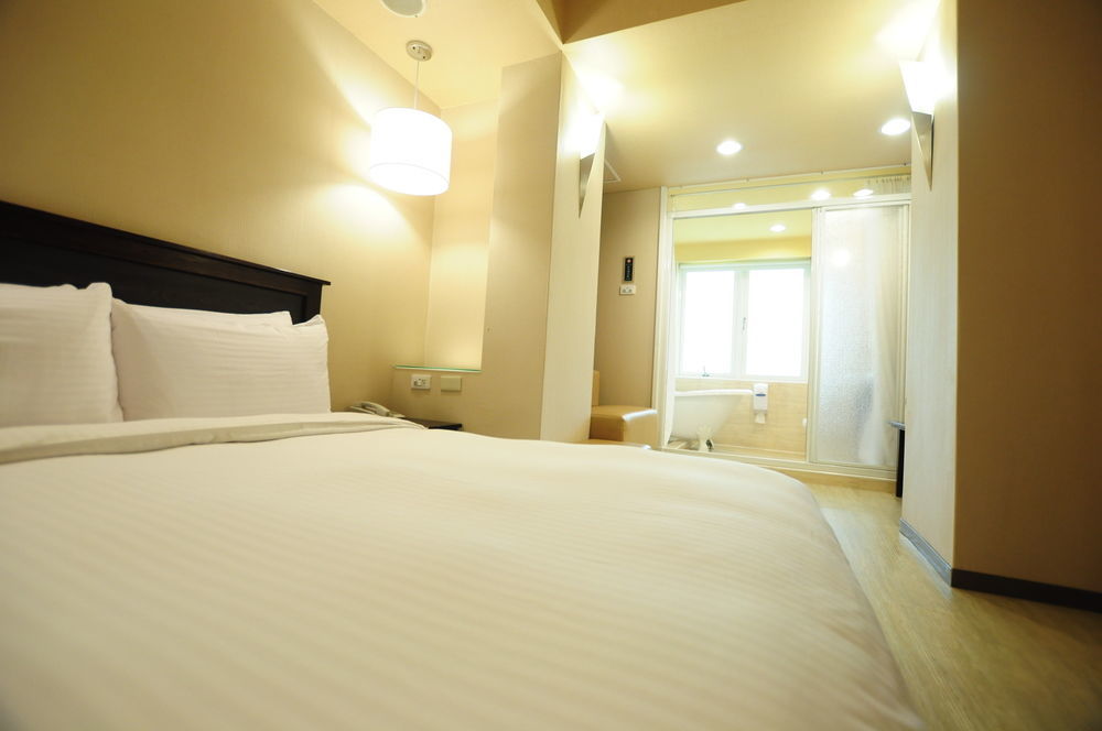 Kindness Hotel Shinkuchan Гаосюн Экстерьер фото
