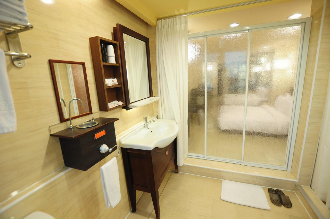 Kindness Hotel Shinkuchan Гаосюн Экстерьер фото